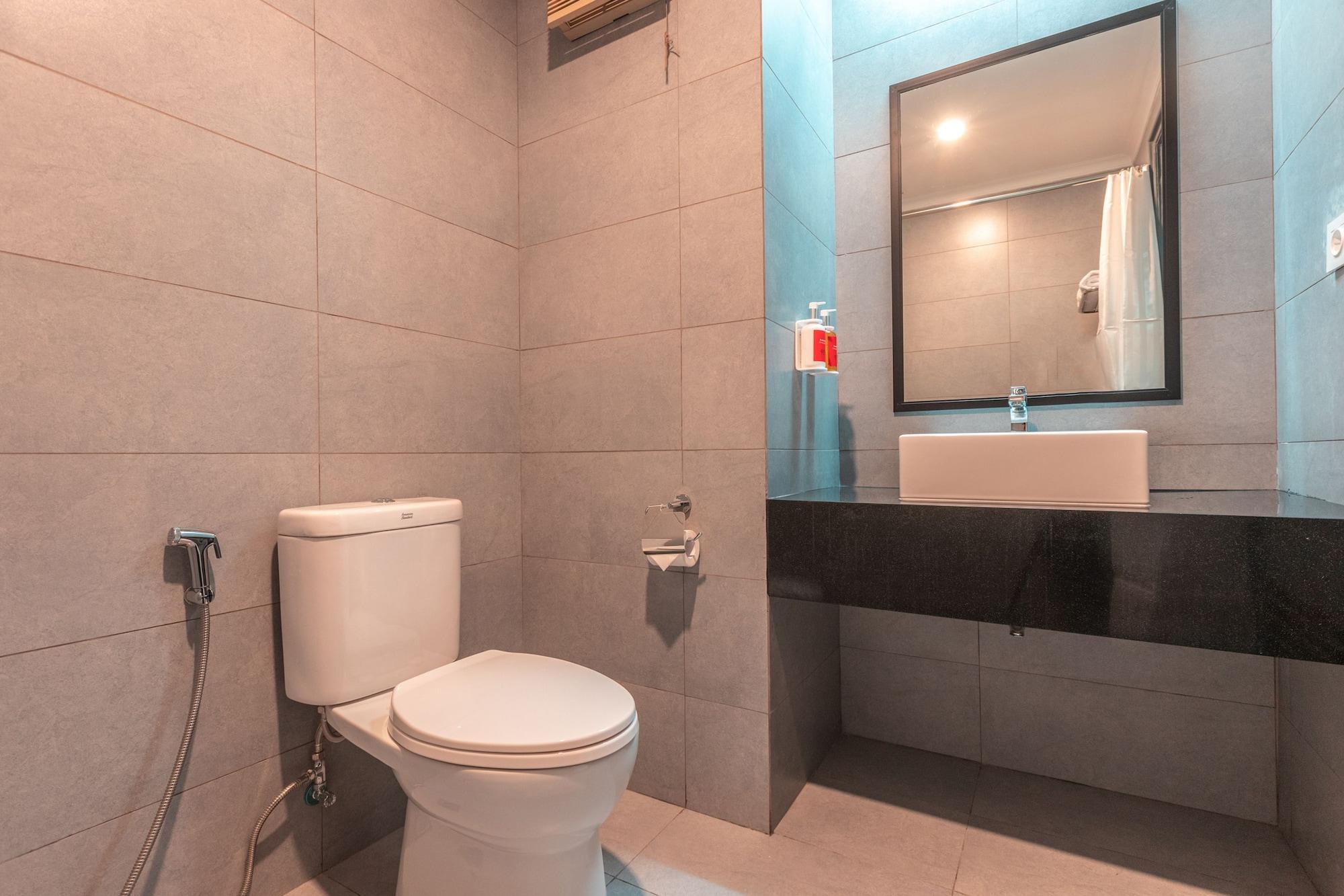 Super Oyo Townhouse 2 Hotel Gunung Sahari Jakarta Exterior photo