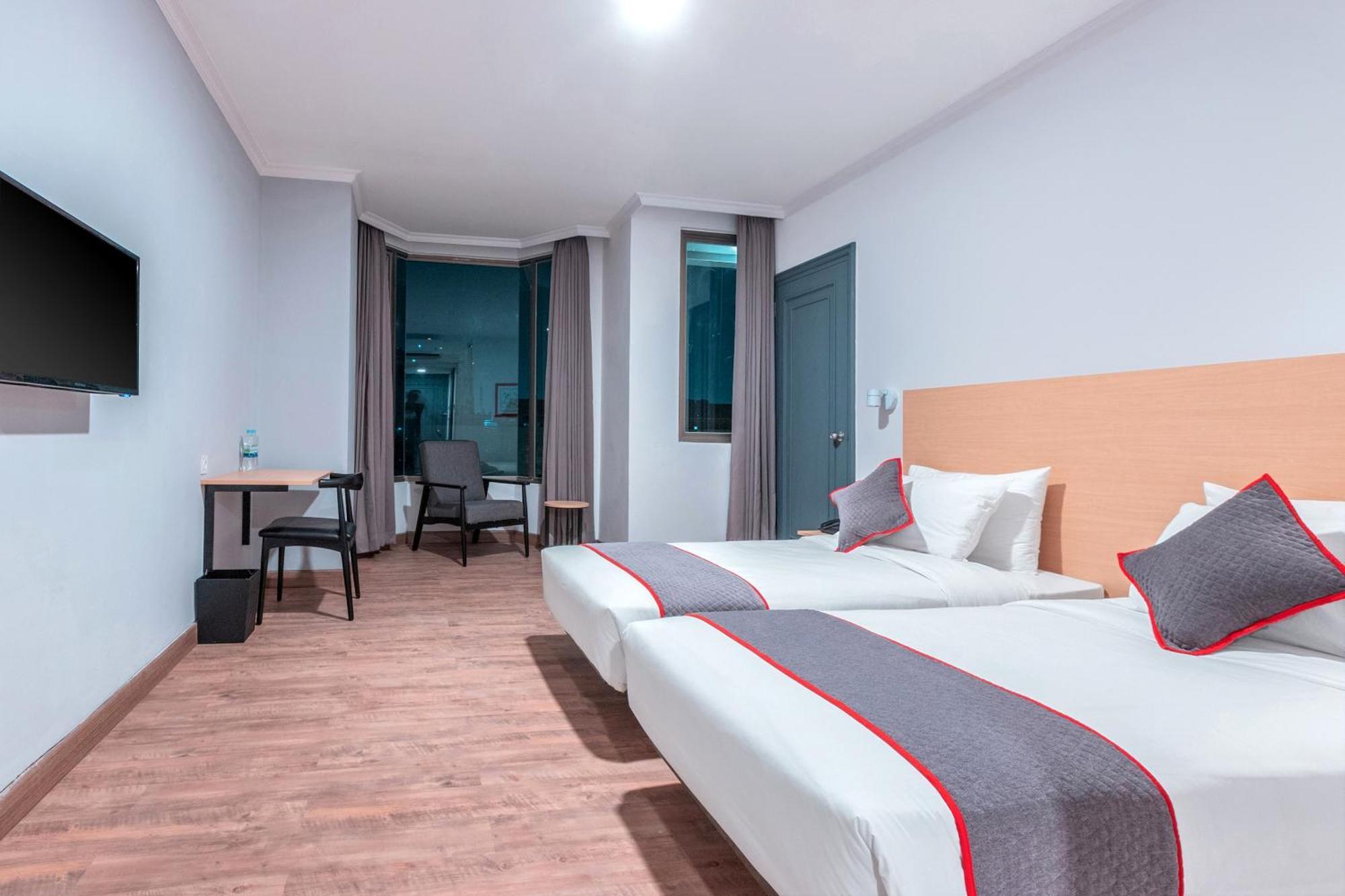 Super Oyo Townhouse 2 Hotel Gunung Sahari Jakarta Exterior photo