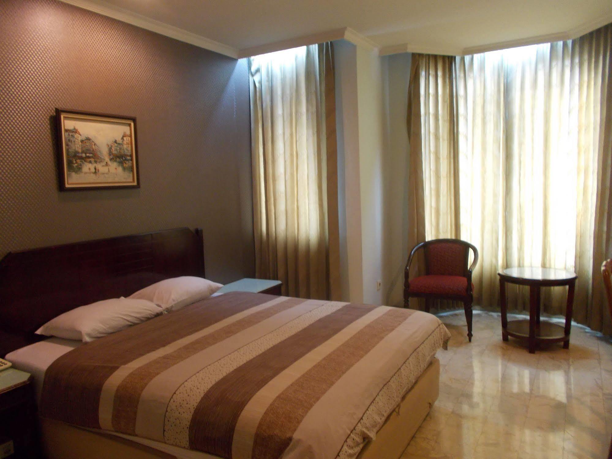 Super Oyo Townhouse 2 Hotel Gunung Sahari Jakarta Exterior photo