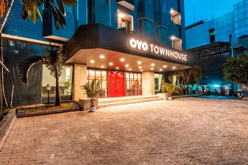 Super Oyo Townhouse 2 Hotel Gunung Sahari Jakarta Exterior photo
